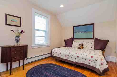 Our cleaned up, rearranged and repainted Guest Room. (Photo: Vis-Home)