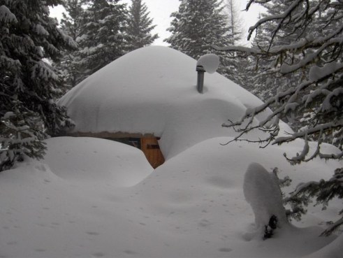 30 foot yurt buried in snow. (Image: Fortress Yurts)